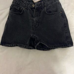 Black High-Waisted Jean Shorts with Cut-Off Hem